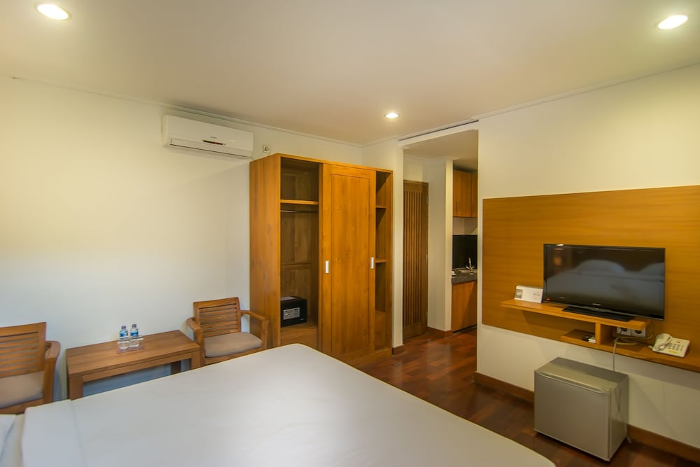 Delu Villas And Suites Seminyak 14/48