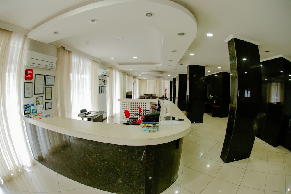 Acropolis Marina Hotel 49/57