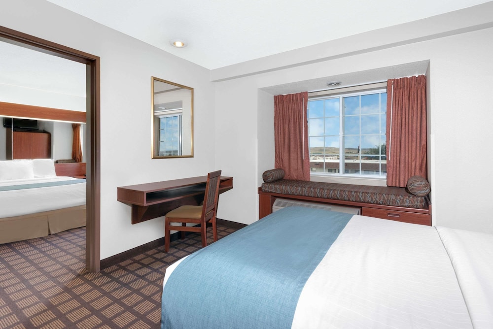 Microtel Inn Suites by Wyndham Rapid City 10/48