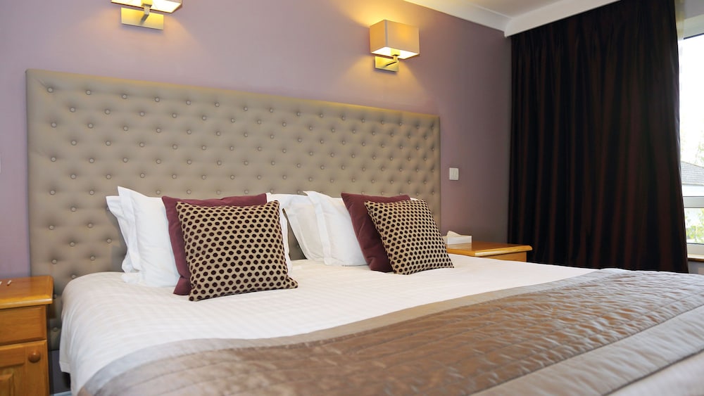 Stoke By Nayland Hotel 22/80