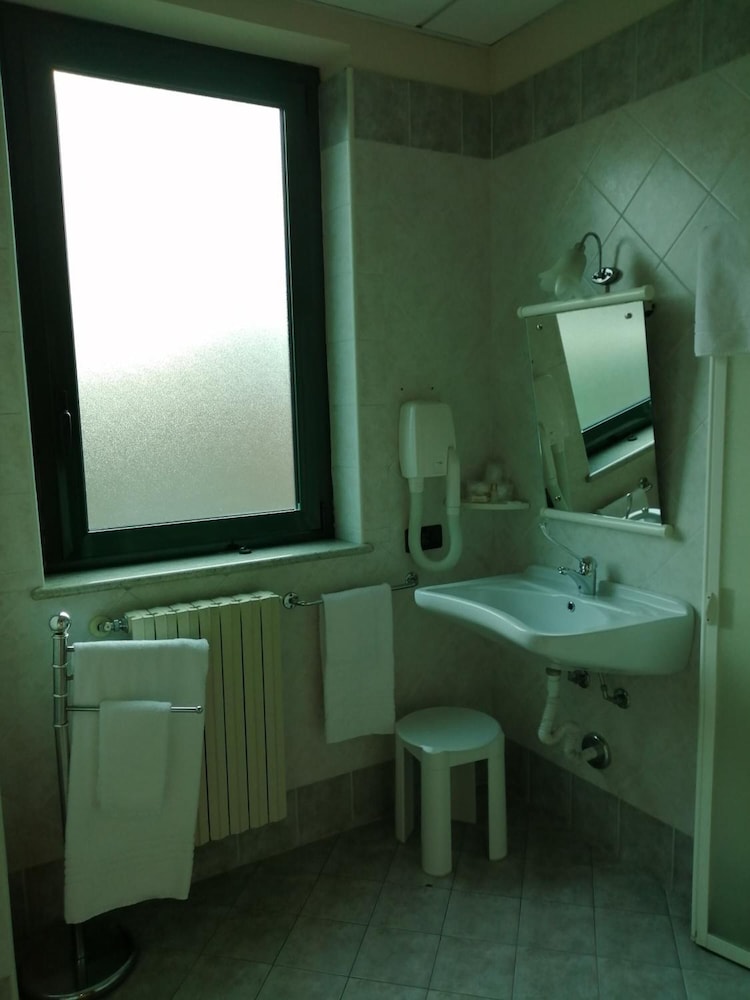 Hotel Parisi 22/67