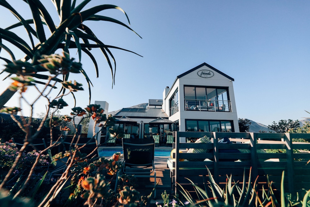 Stay at Friends (Guest house) 4/50