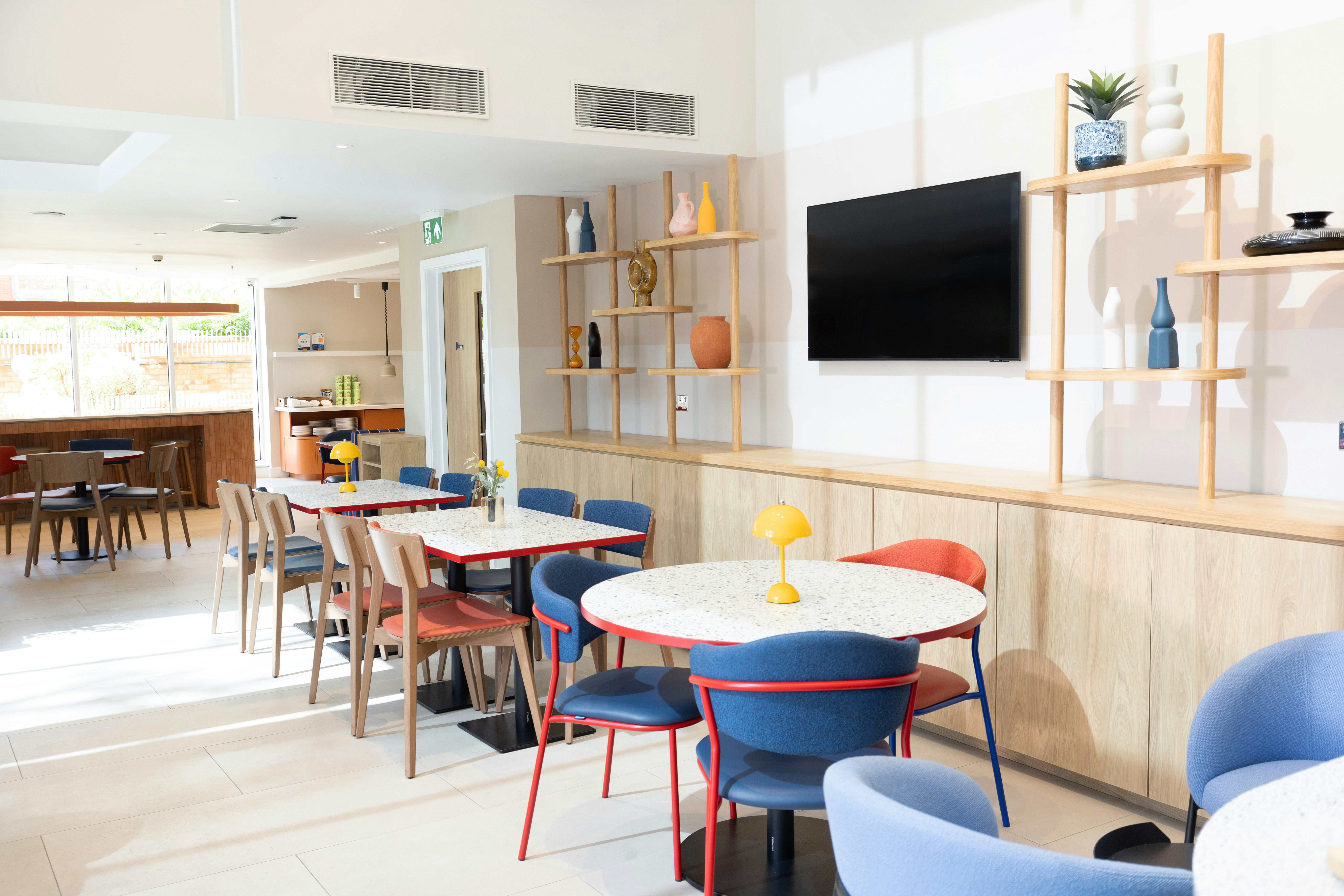 Holiday Inn Express Windsor 66/74