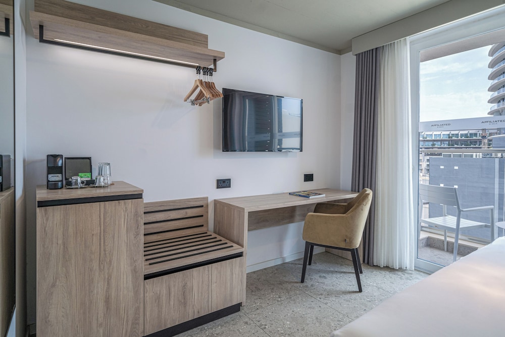 Hotel Mistral St. Julian's 40/58