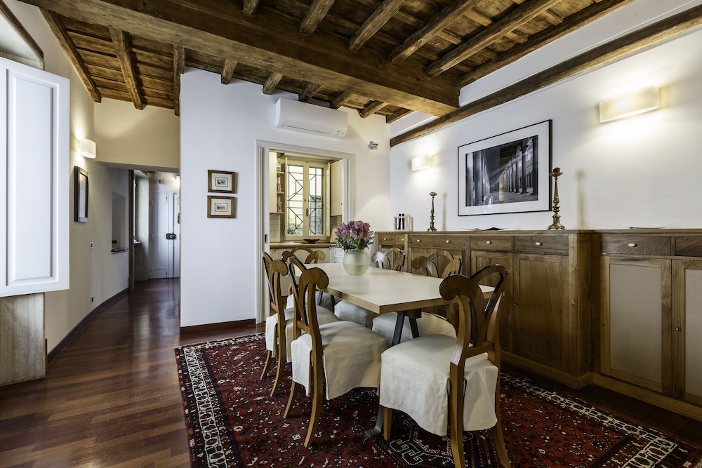 Luxury Flat in the Center of Rome 2/17