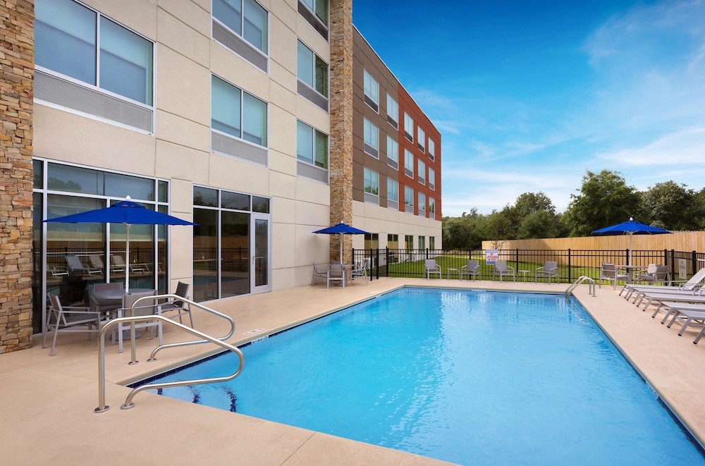 Holiday Inn Express Lake Park 3/41