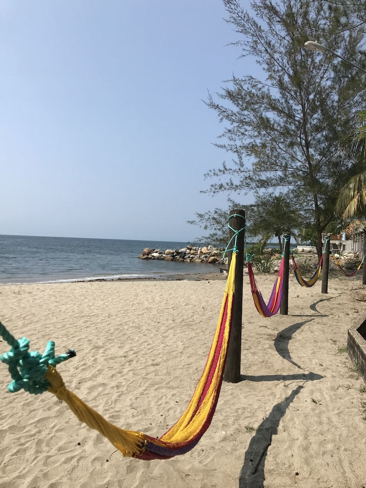 Paraiso Rainforest and Beach Hotel 24/48