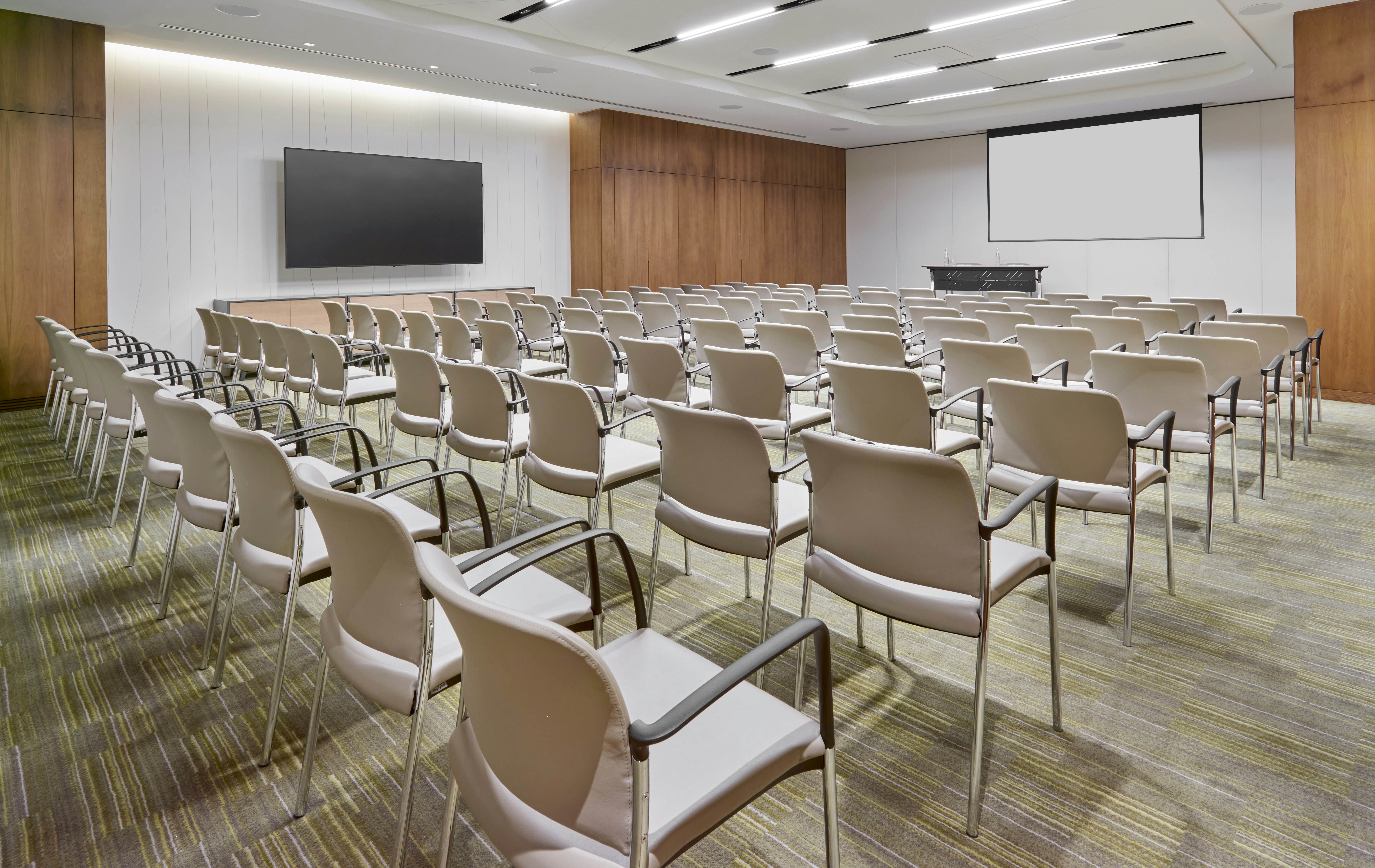 Hilton Garden Inn Kuwait 45/49