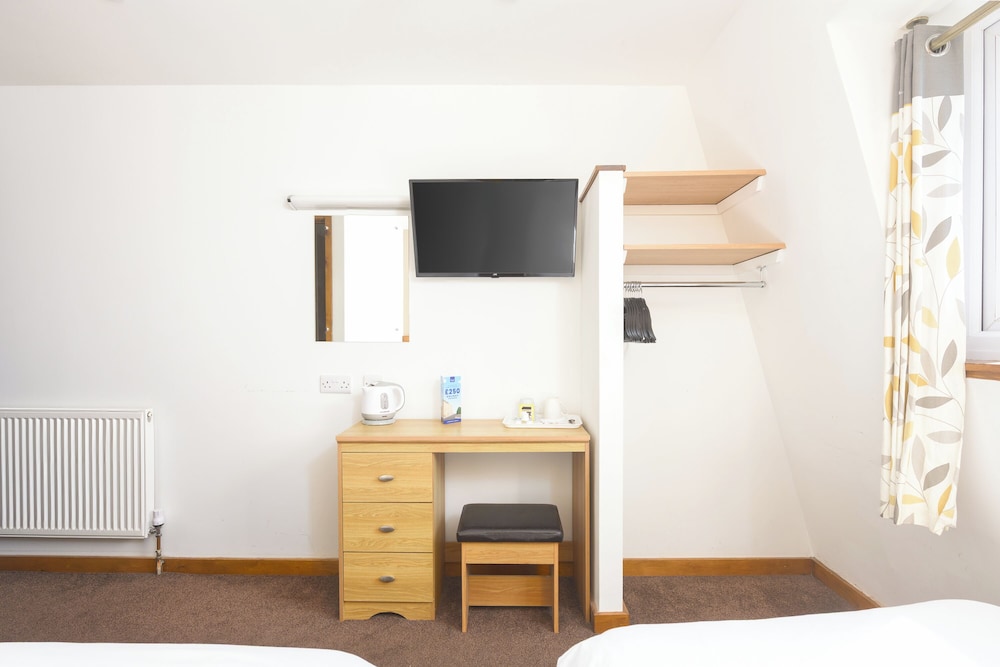 The Sandringham Hotel 34/48