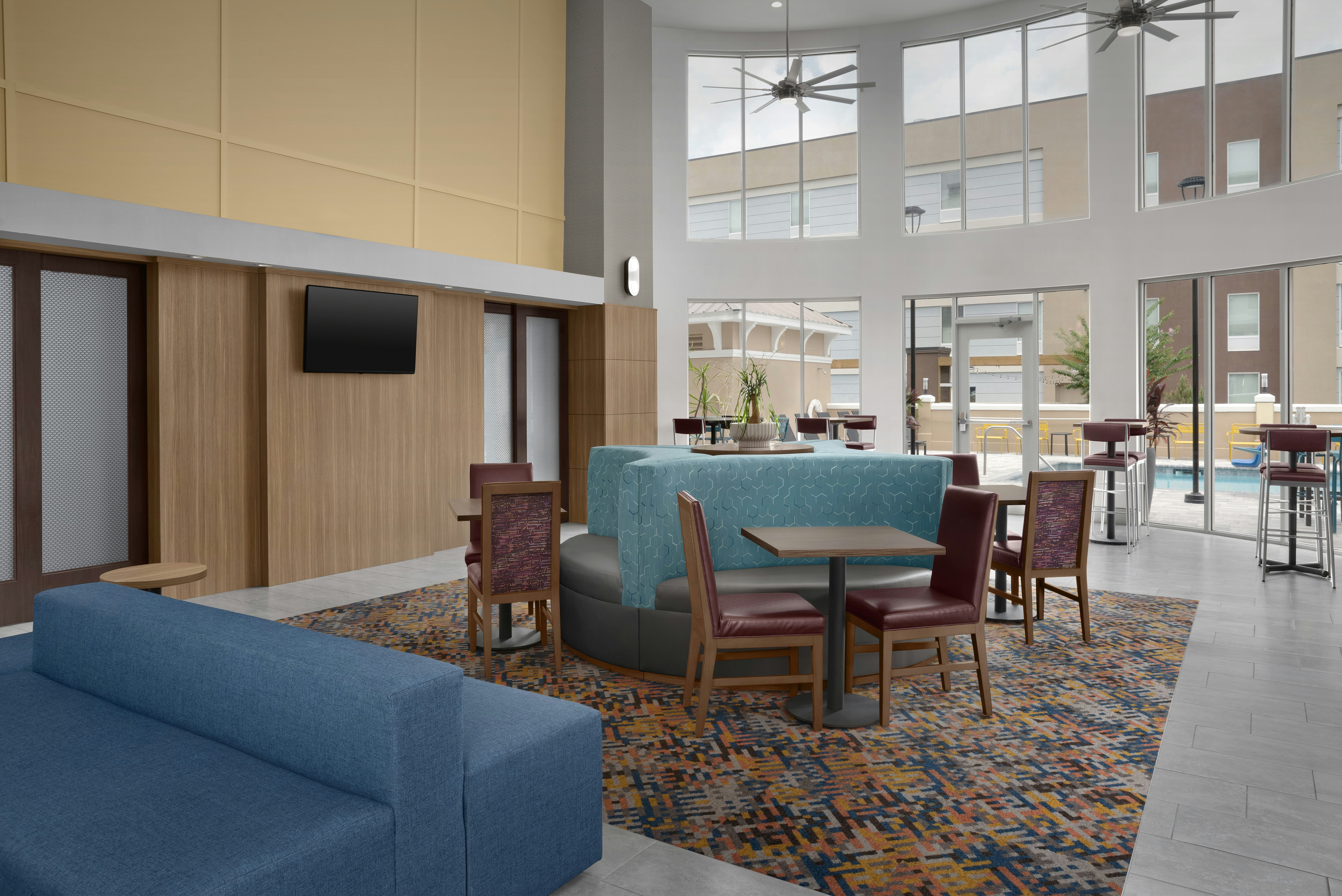 Hampton Inn Suite Lake City 20/35