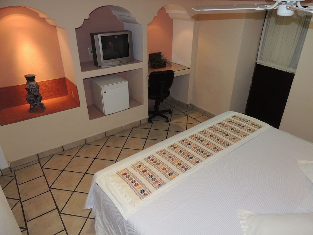 Hotel Real Catedral 7/26