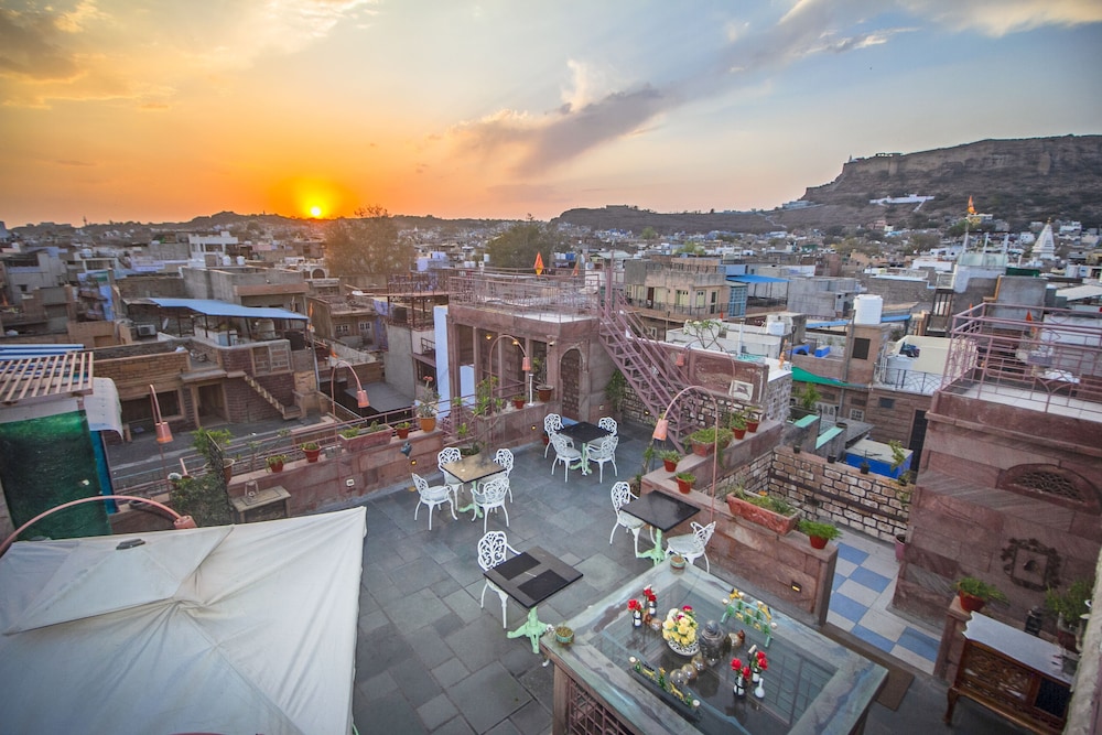 Amritara Manak Haveli, Jodhpur 60/63