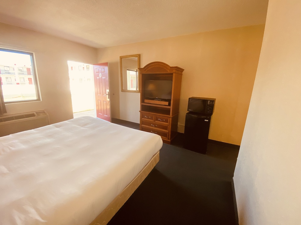 Travelers Place Inn & Suites 22/73