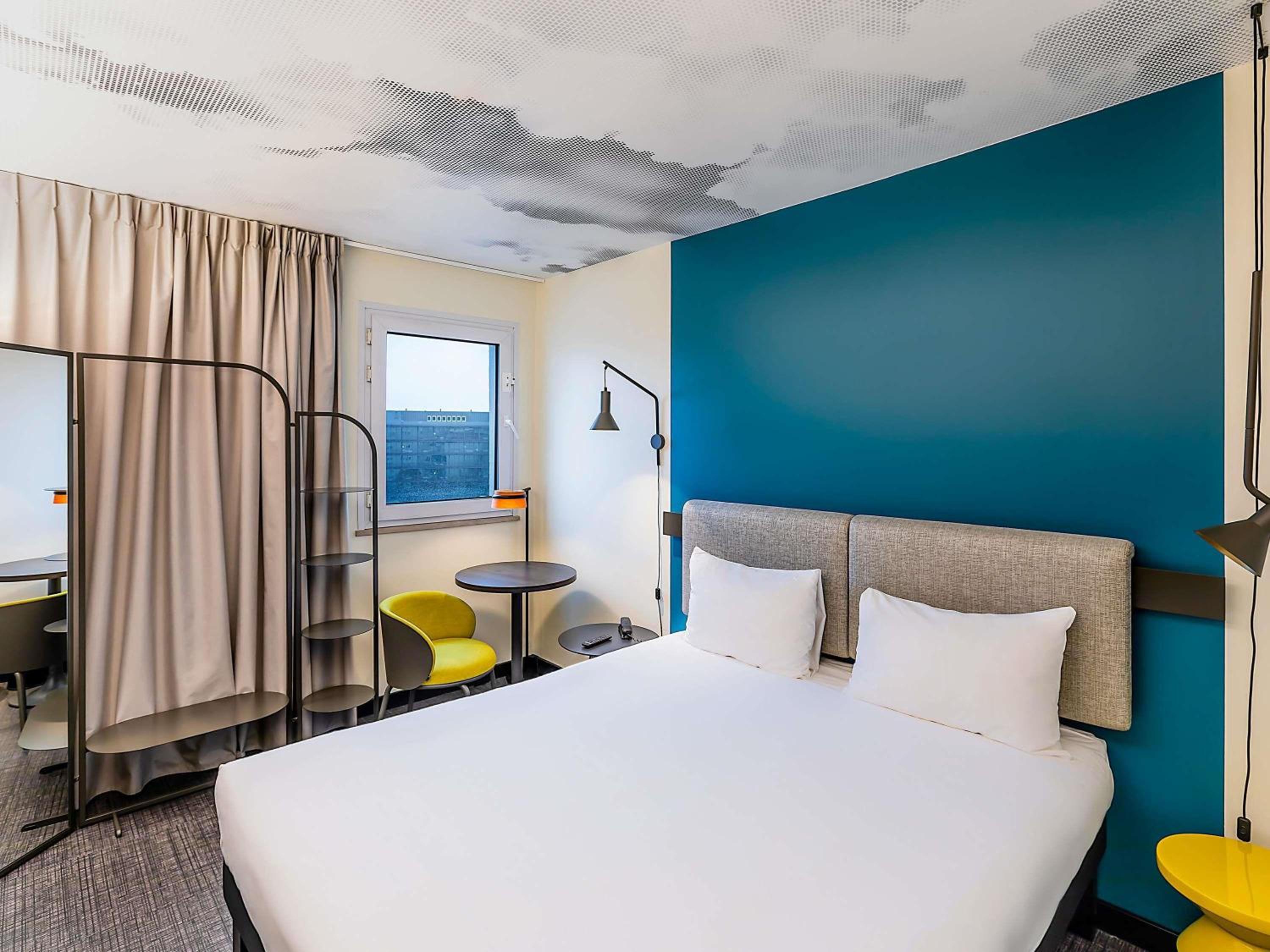 Sweet, Standard, Double Bed
