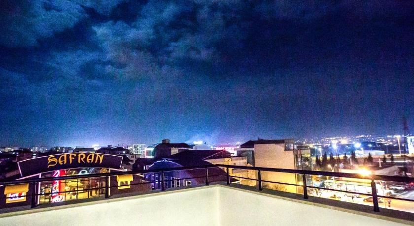 Rosso Hotel 3/20