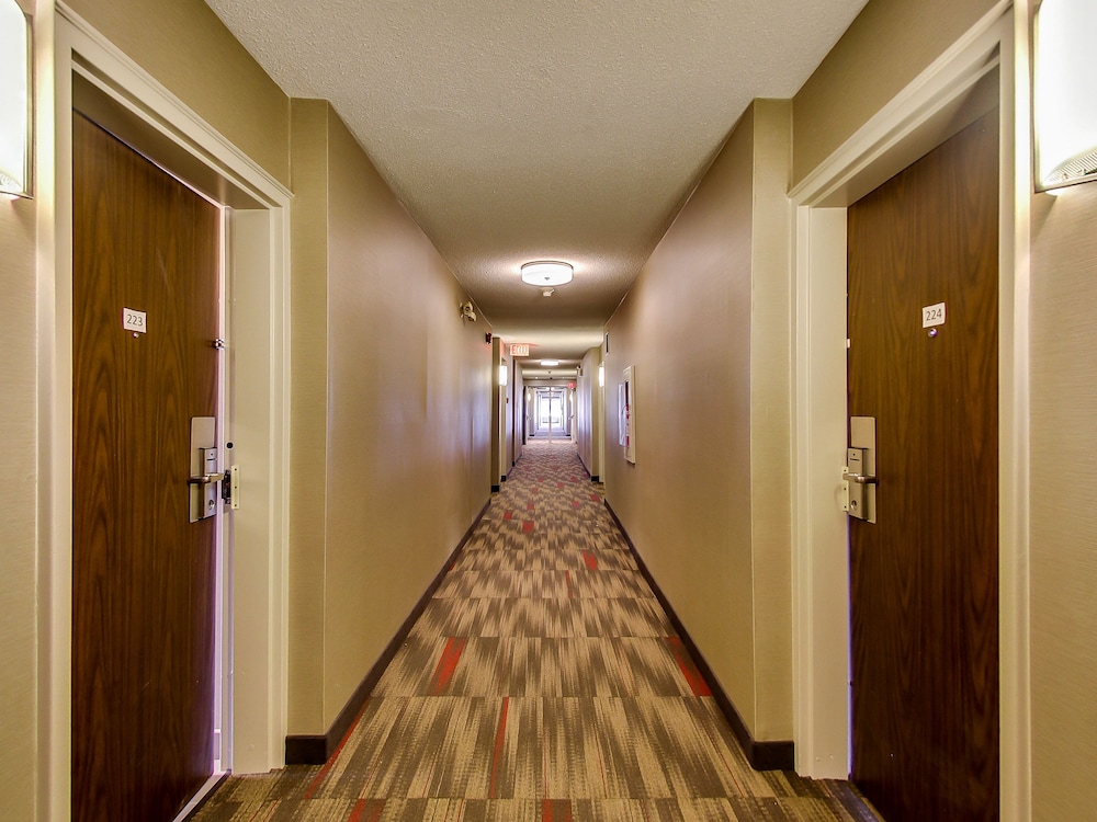 Spark by Hilton Oshawa 31/43