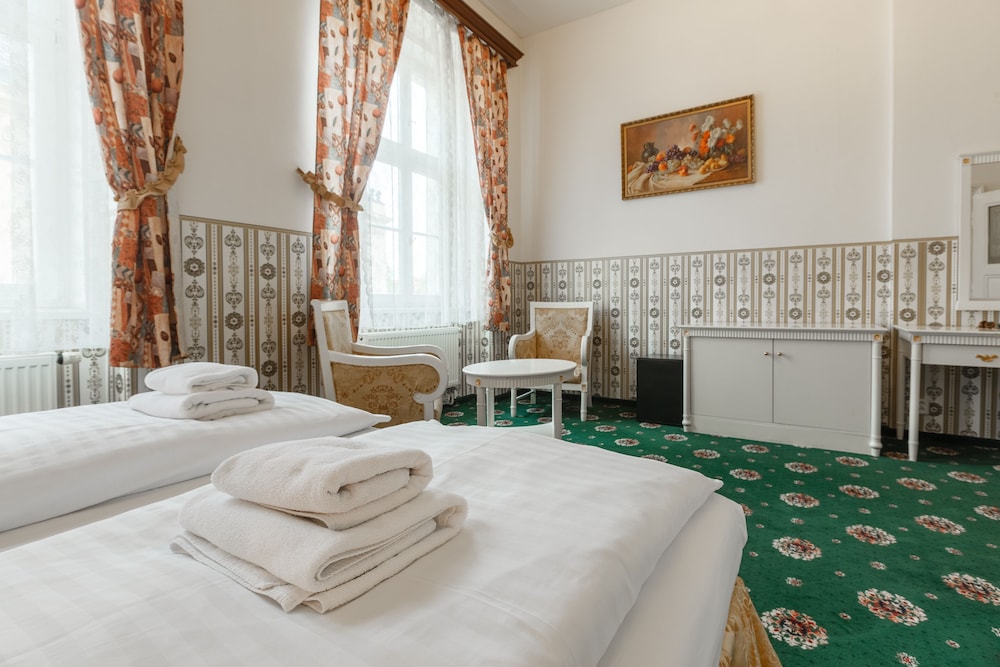 STANDARD, DOUBLE OR TWIN BED