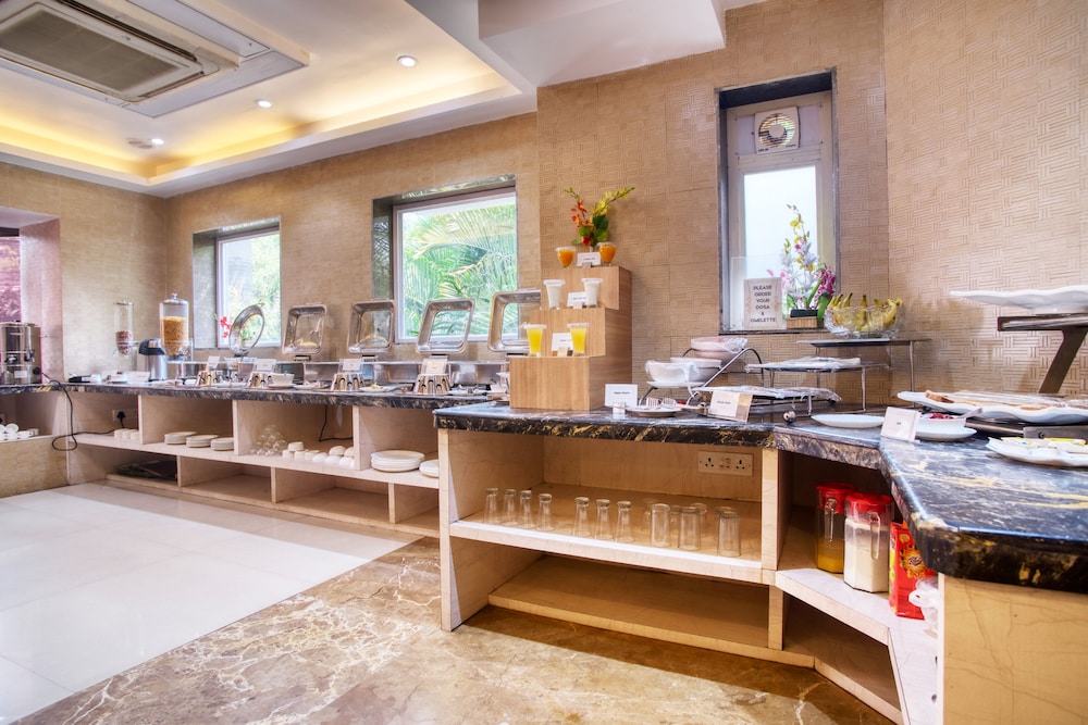 ROLAND HOTEL 39/55