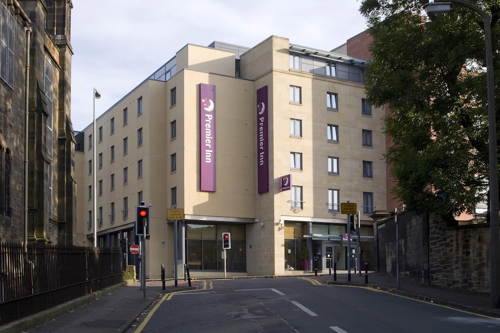 Premier Inn Edinburgh City Centre (Lauriston Place) 33/36