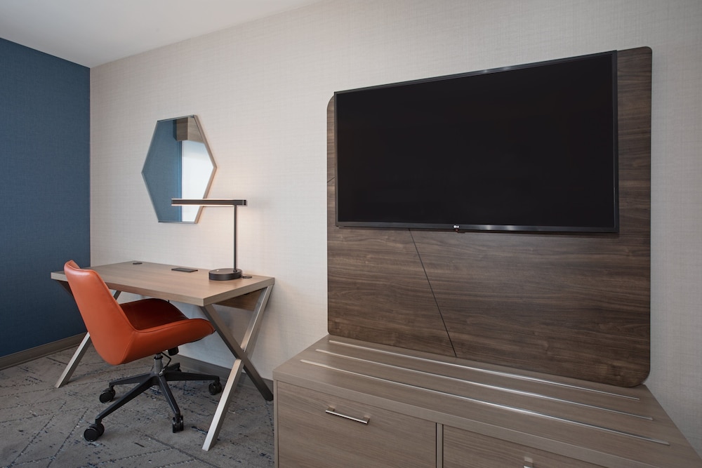 Holiday Inn Express Hotel Suites Grand Junction 89/96