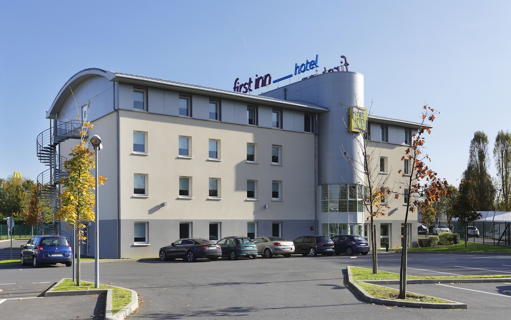 First Inn Hotel Paris Sud Les Ulis in VILLEJUST