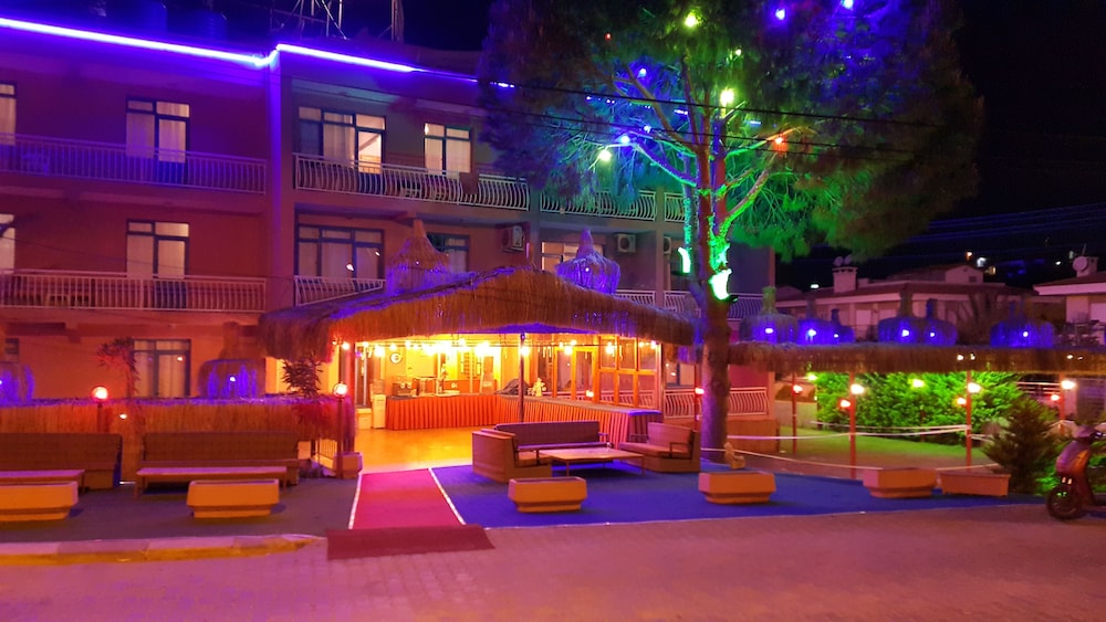 ALBERGO CESME 38/50