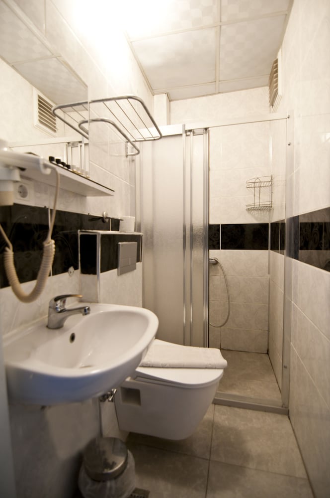 Golden Horn Park Hotel 48/49