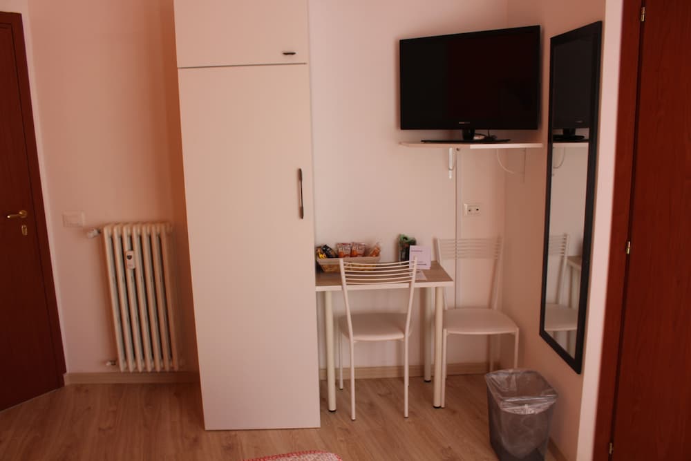 Damiani Sister Guest House 42/50