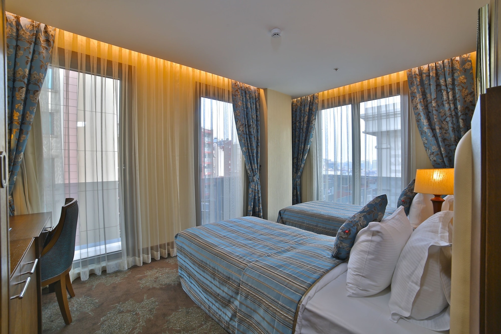 جناح متصل عائلي بسرير مزدوج وسريرين منفصلين، Adelmar Hotel Istanbul Sisli 3/7