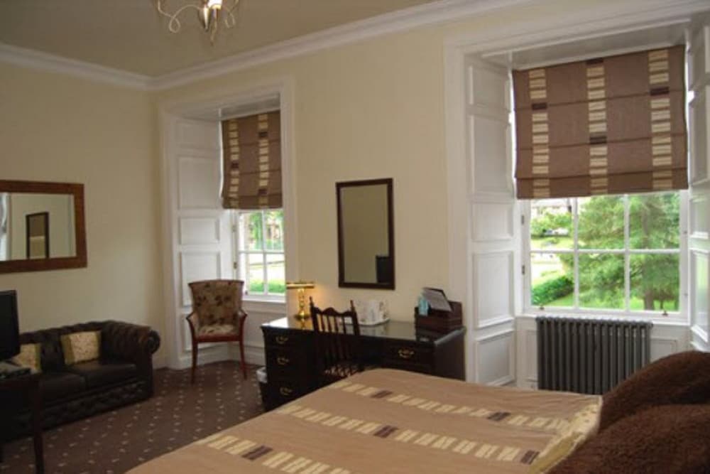 The Tontine Hotel 36/64