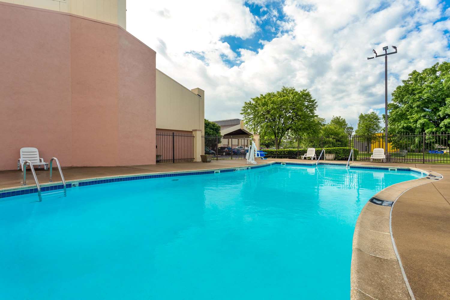 Baymont By Wyndham Elkhart 25/54