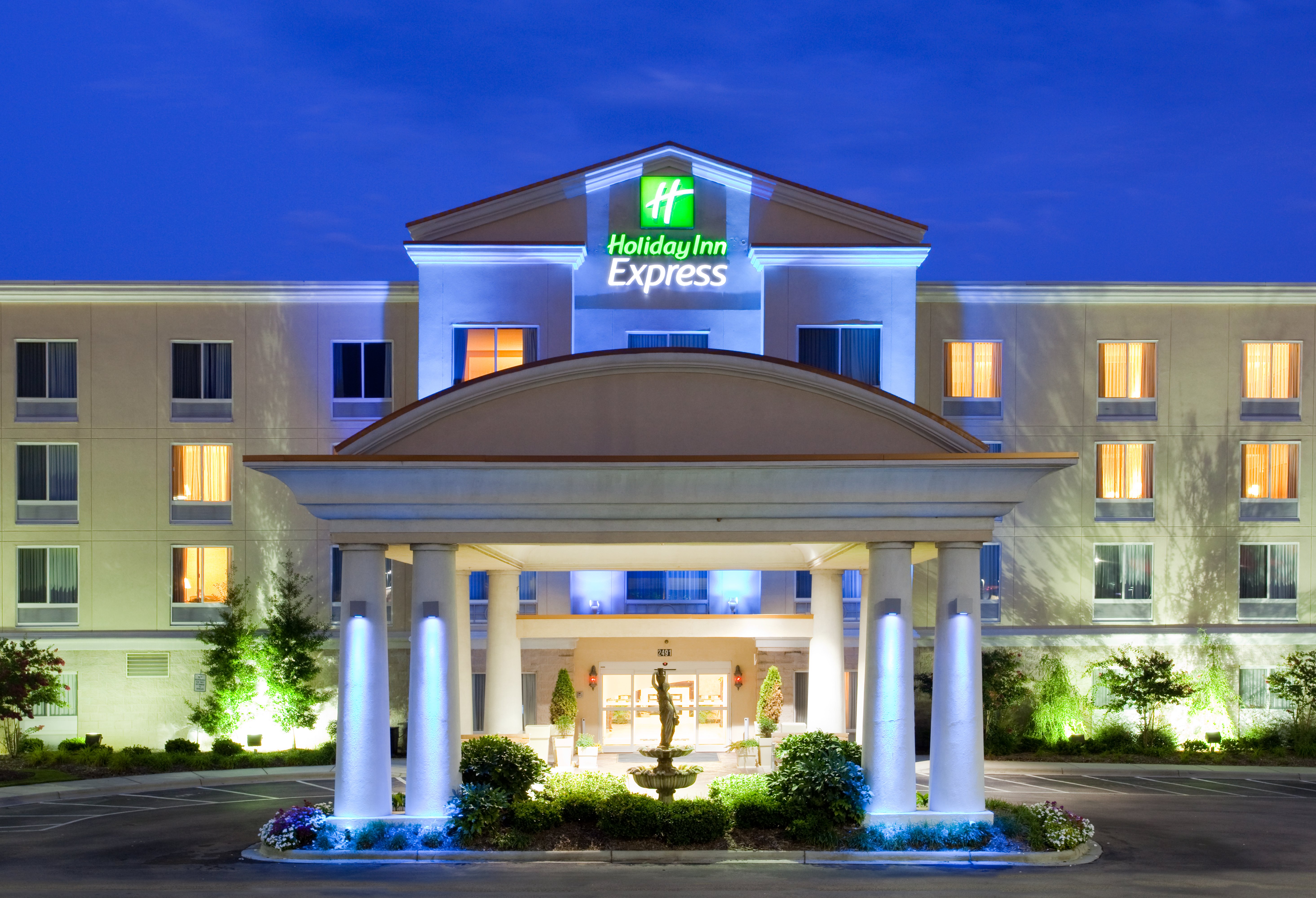 Holiday Inn Express Hotel Suites Concord 2/57