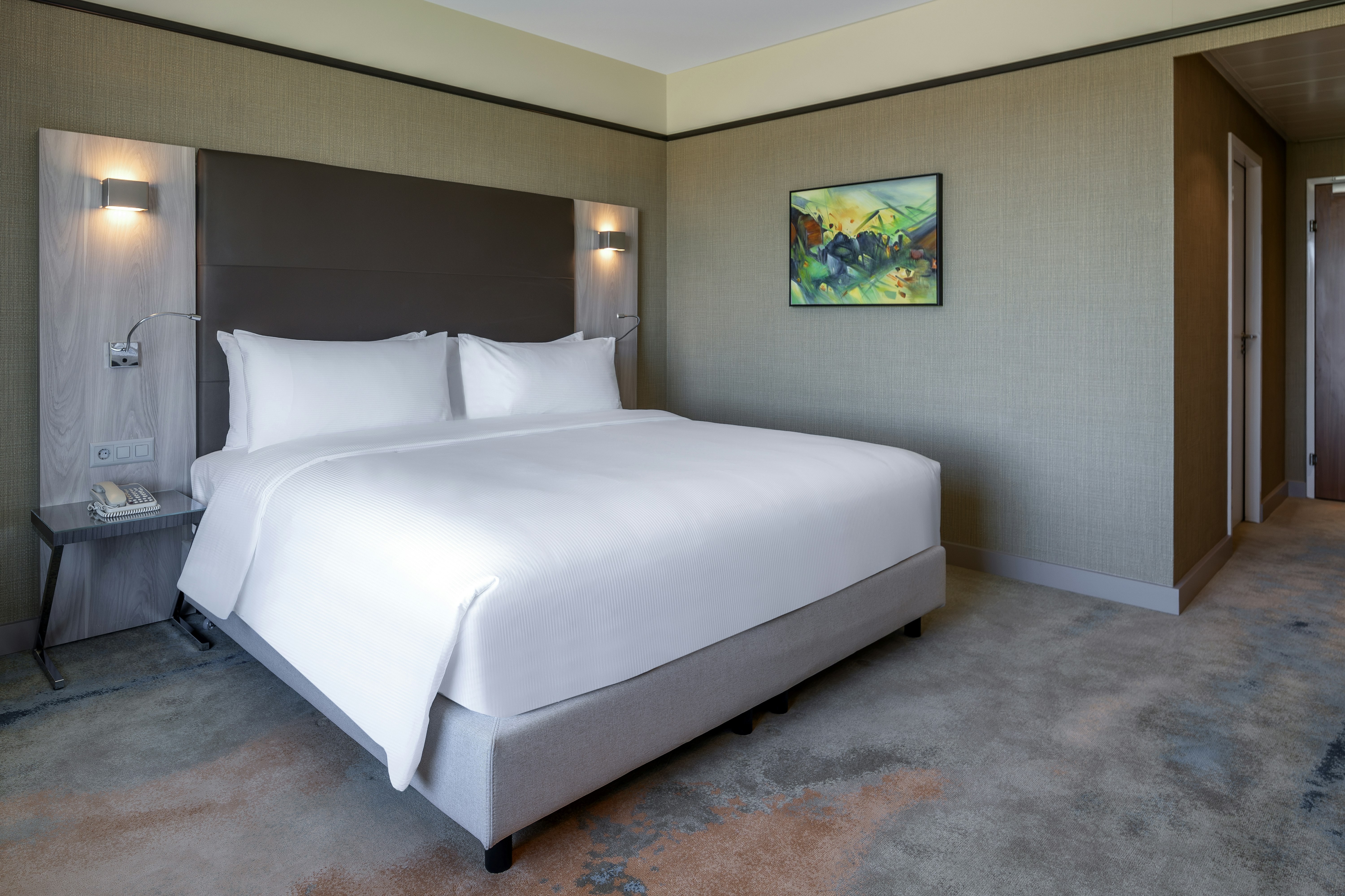 Deluxe, King Bed