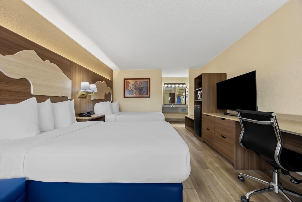 غرفة قياسية بسريرين كوين، Best Western Center Pointe Inn 4/7