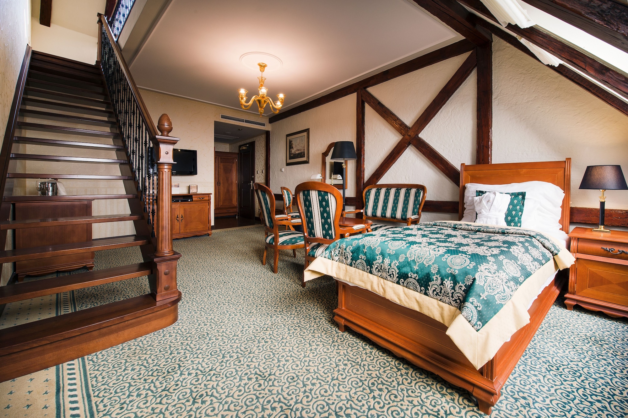 ROOM, TRIPLE