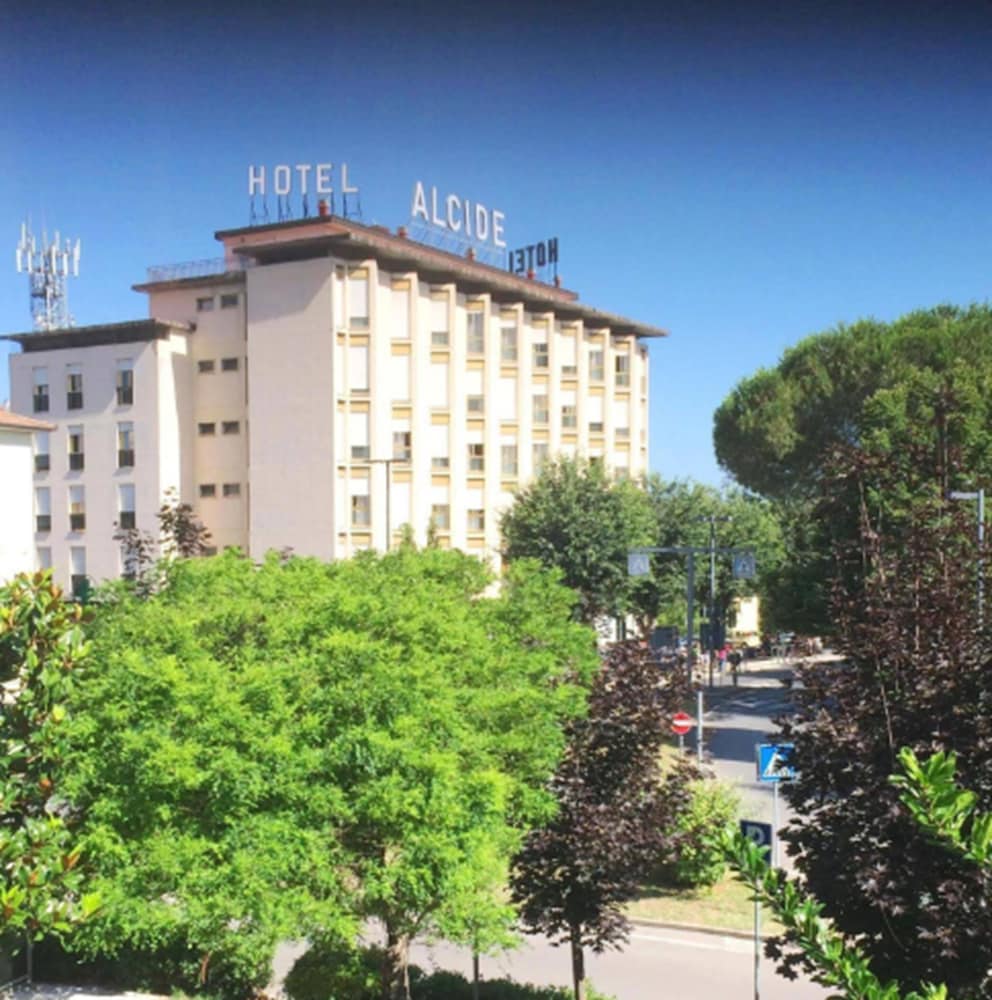 Hotel Ristorante Alcide 2/57