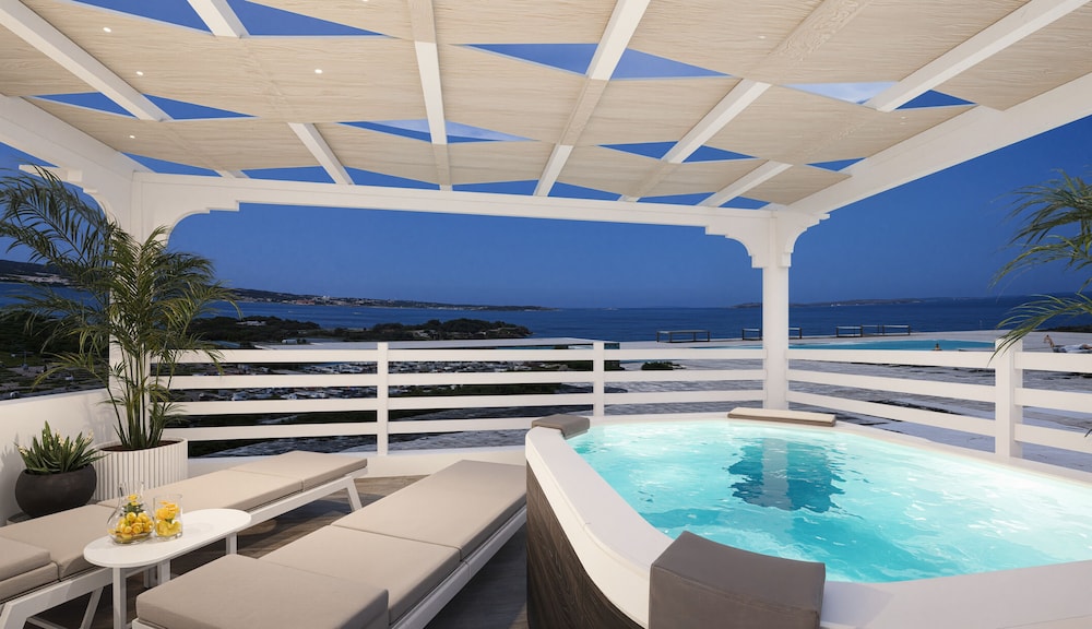 AMBASSADOR LUXURY VILLAS 17/50