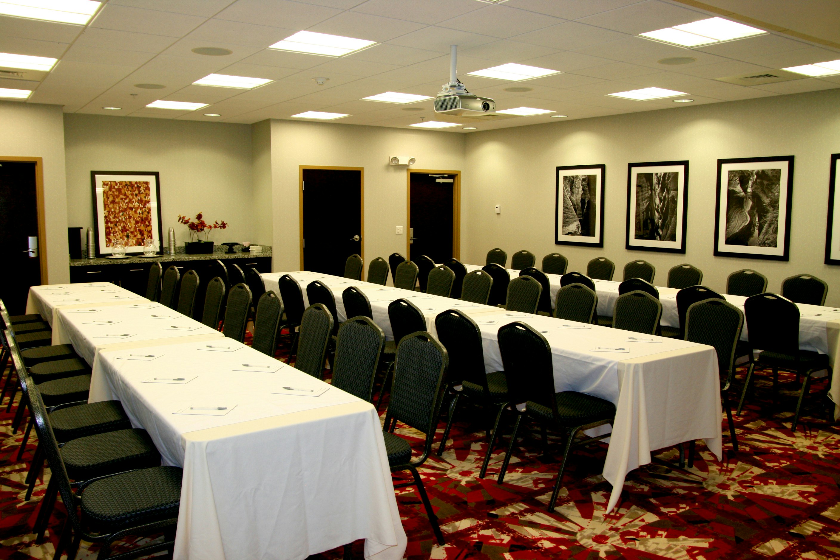 Hampton Inn and Suites Salt Lake City / Univ Foothill Dr UT 64/69