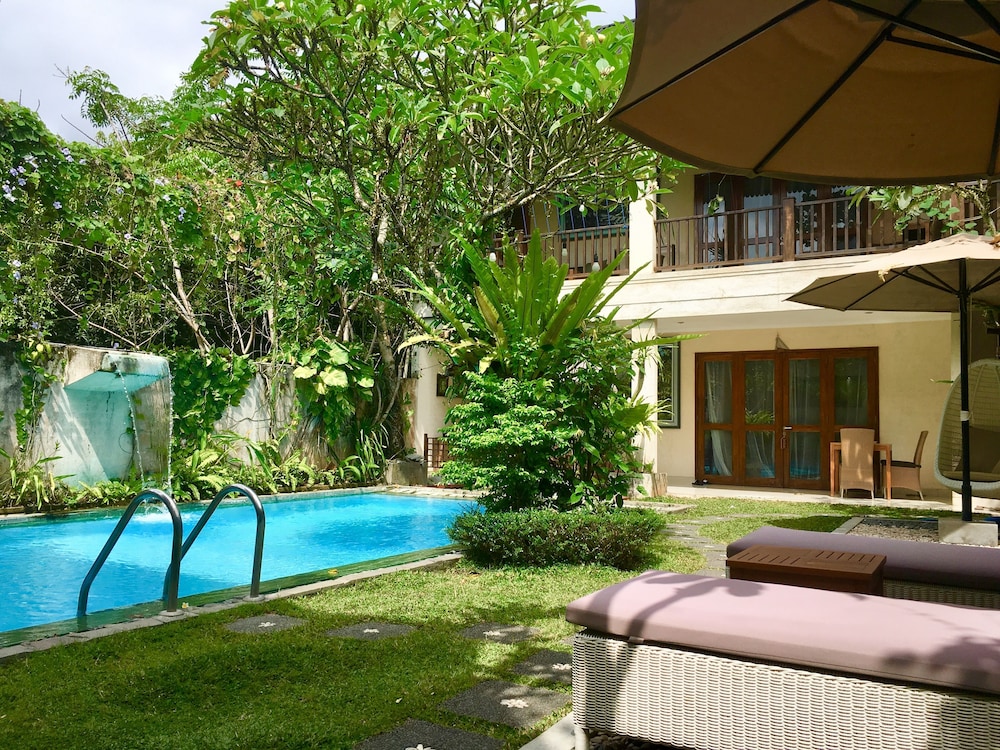 Villa Puriartha 51/53