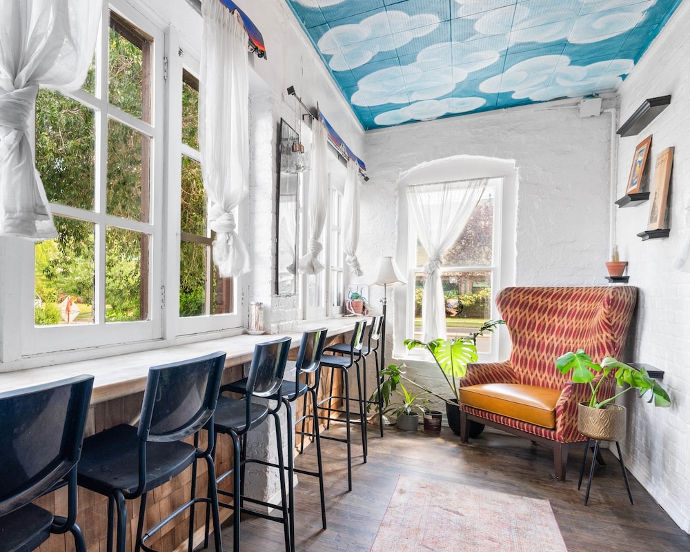Bunk & Brew Historic Lucas House 47/71