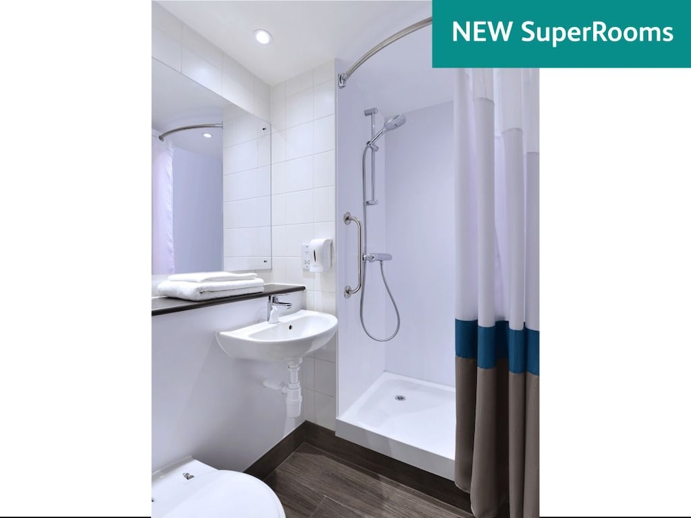 Travelodge London City Airport Hotel 19/20