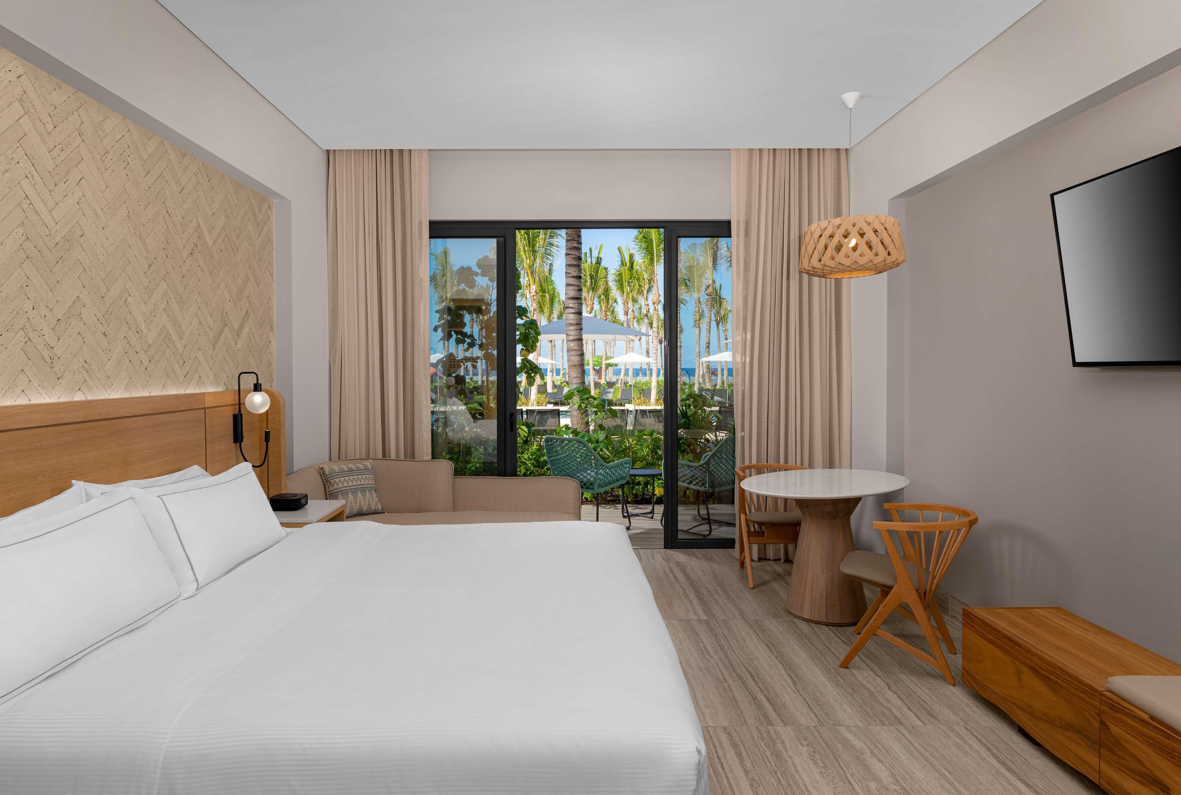 FAMILY SUITE, KING BED, NATURE VIEW