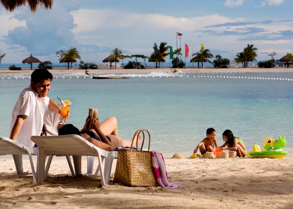 Bluewater Maribago Beach Resort 48/50