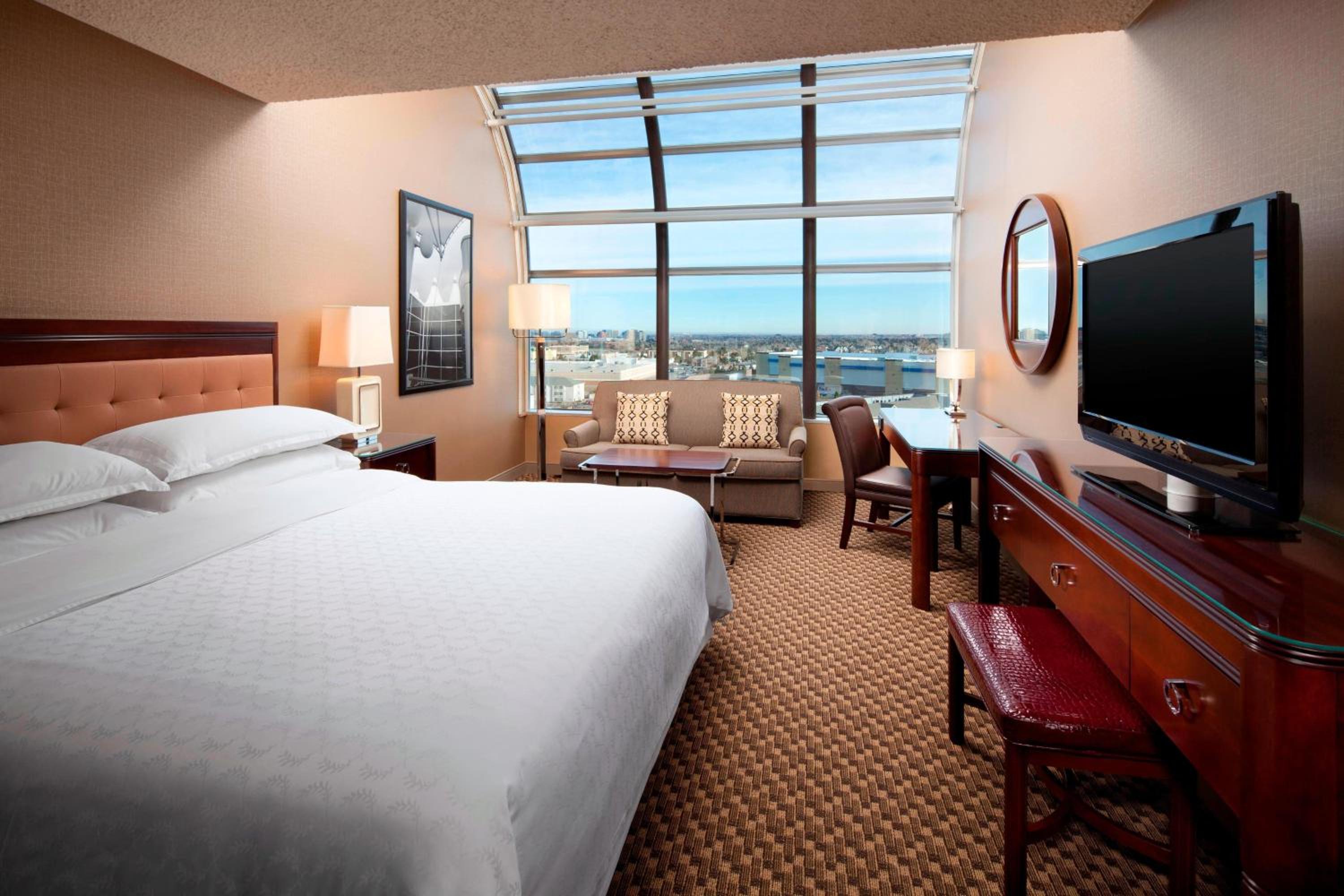 Room, King Bed, Sky View, Sofa, High Floor