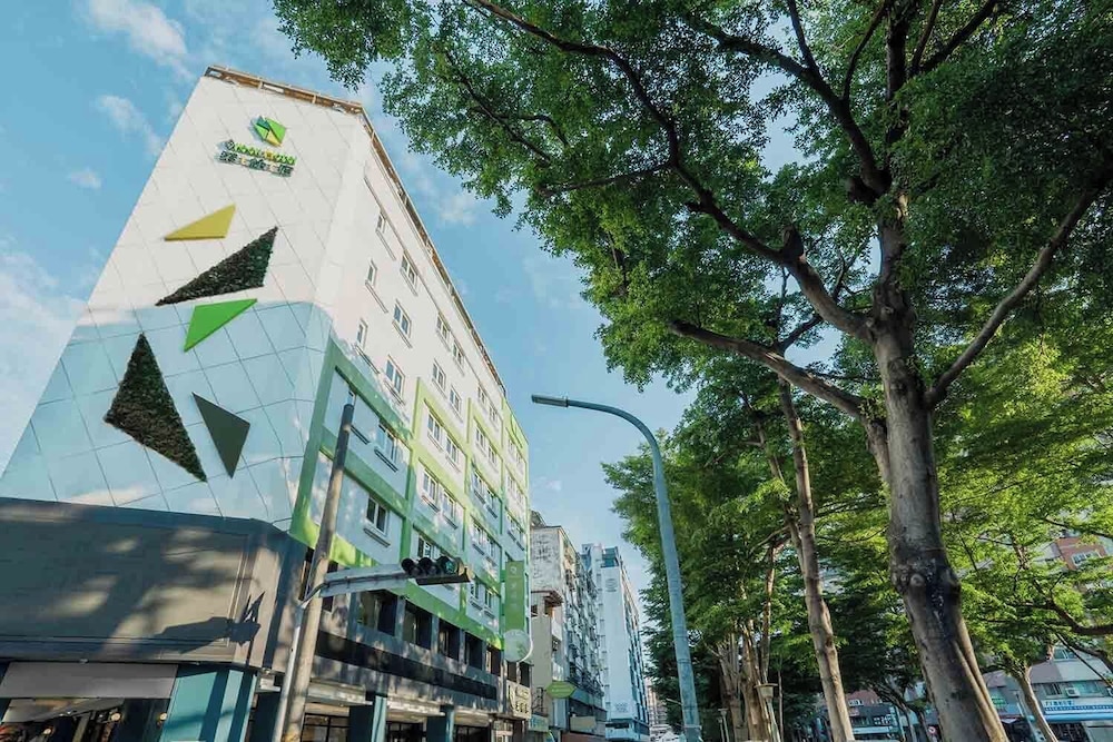 Green Hotel 5/63