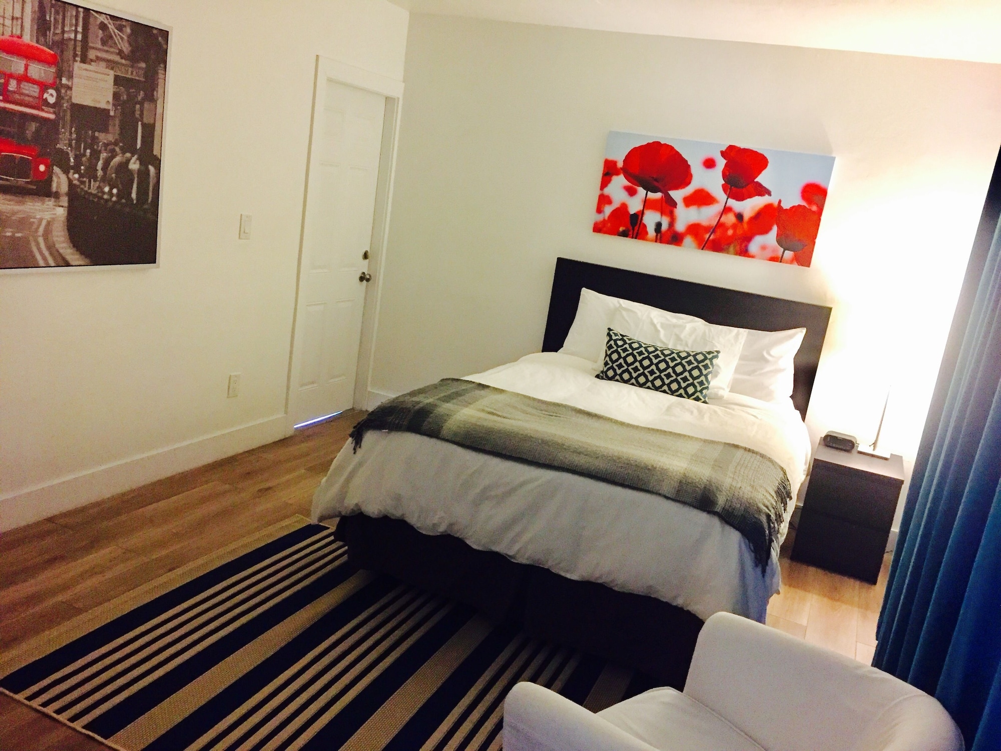 STUDIO, QUEEN BED