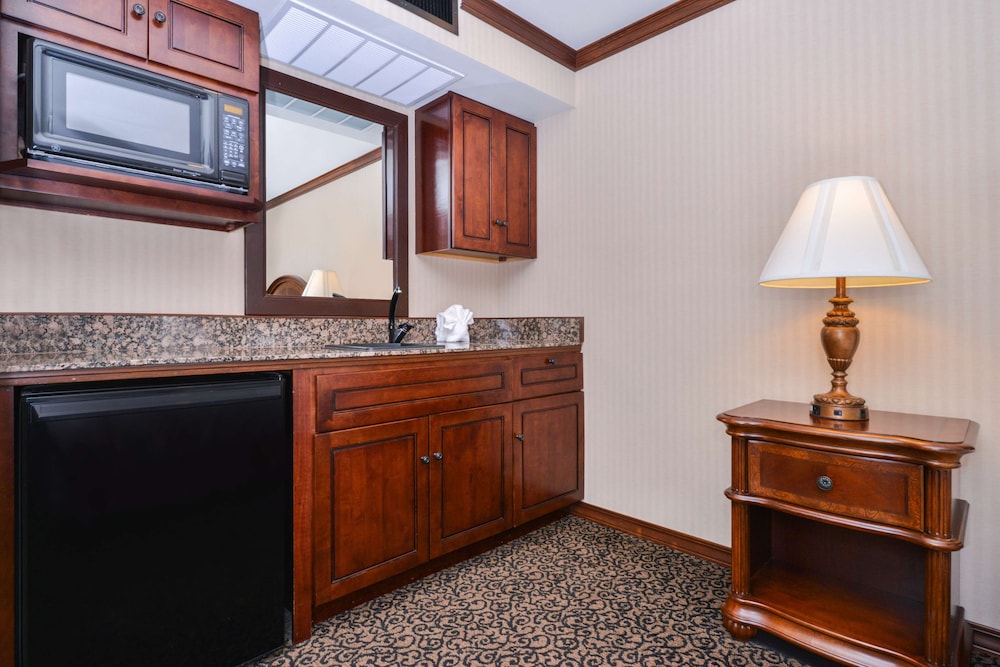 Best Western Edgewater Resort 7/46