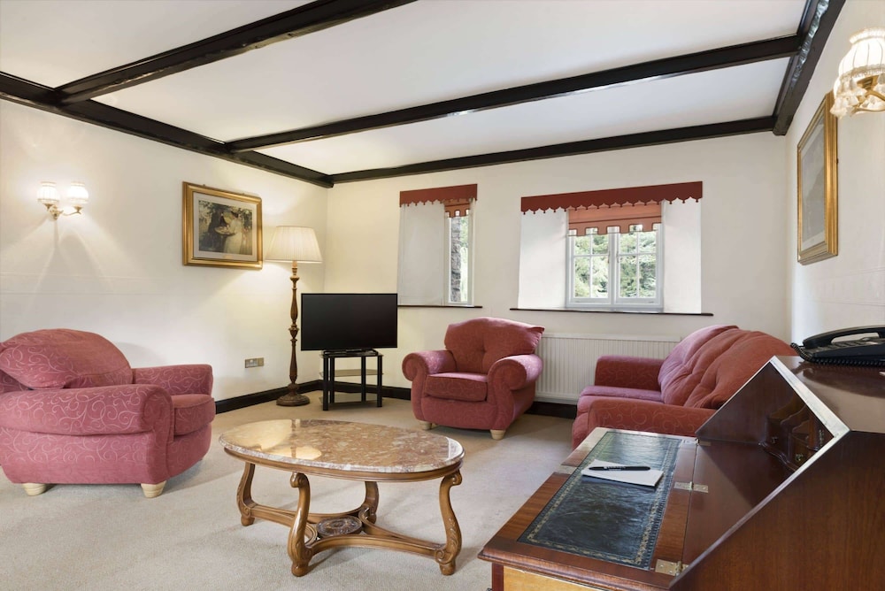 Cwrt Bleddyn Hotel & Spa 23/42
