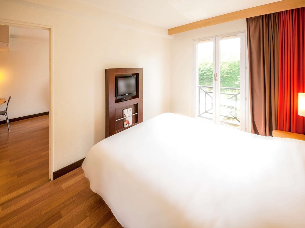 Ibis Valenciennes 18/72