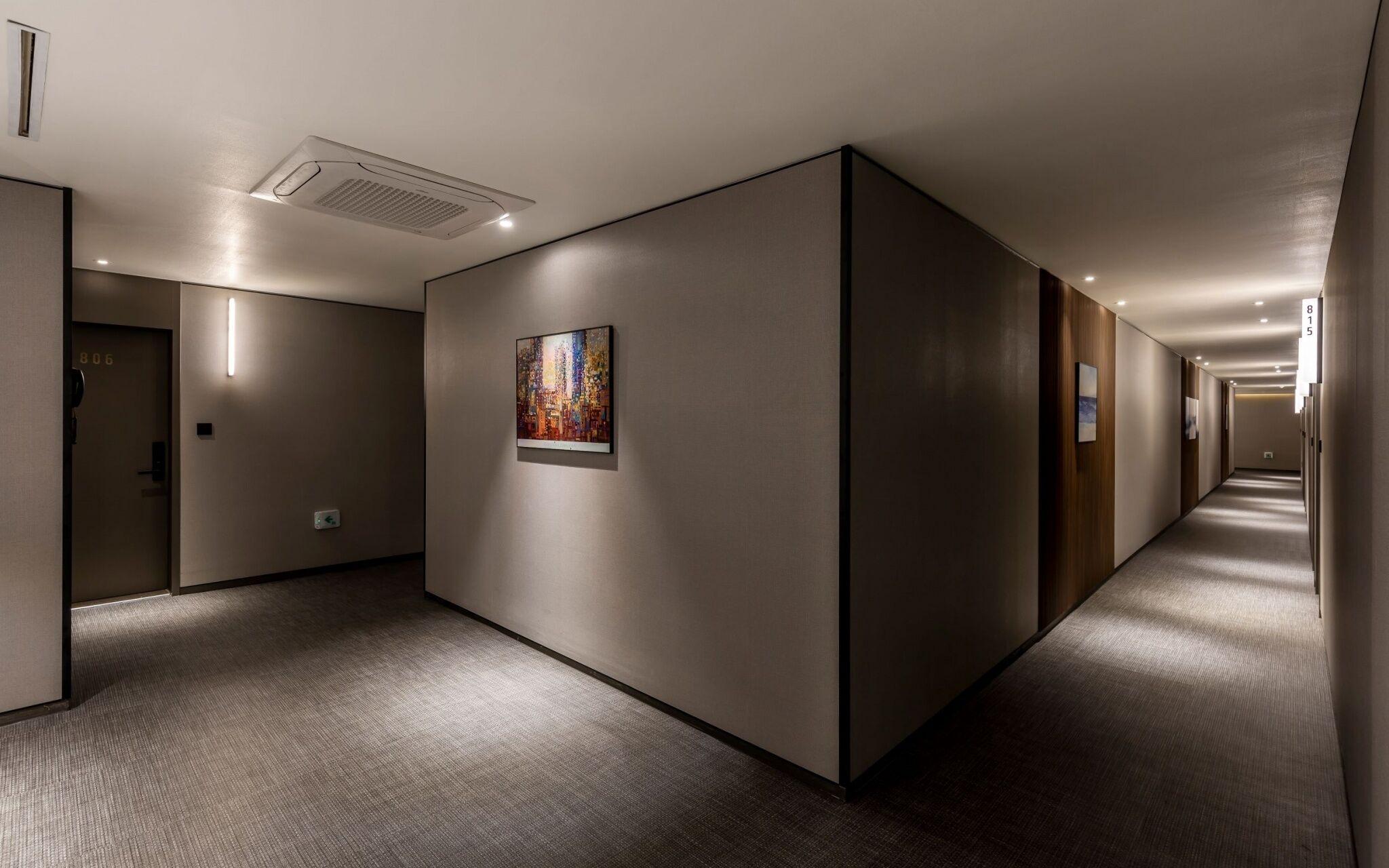 Queen Town Hotel 22/33